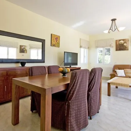 Holiday home Ifac Sleeps 7 Pool Wifi Ifach